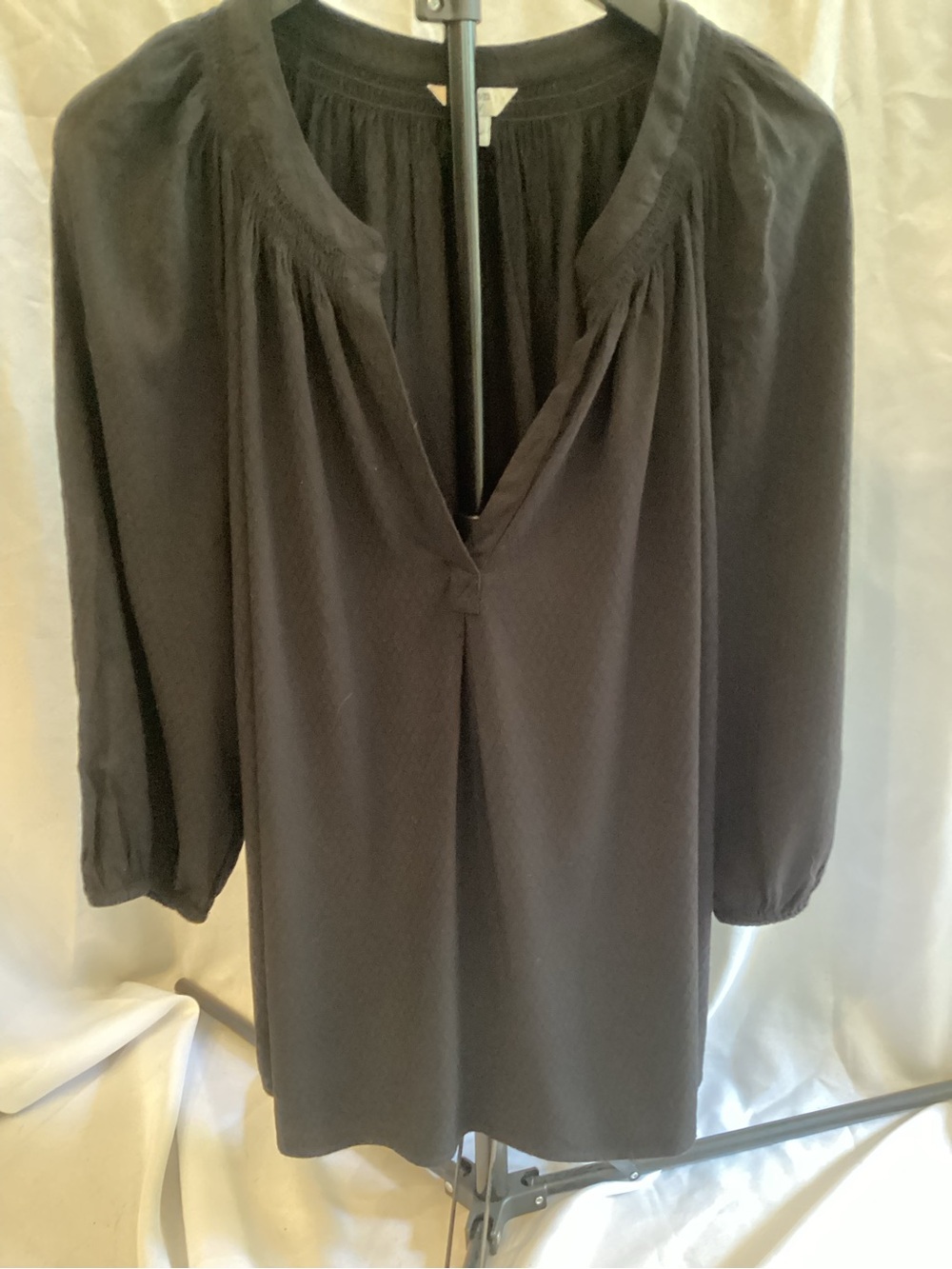 crown & ivy Black Long Sleeve V-Neck Tunic